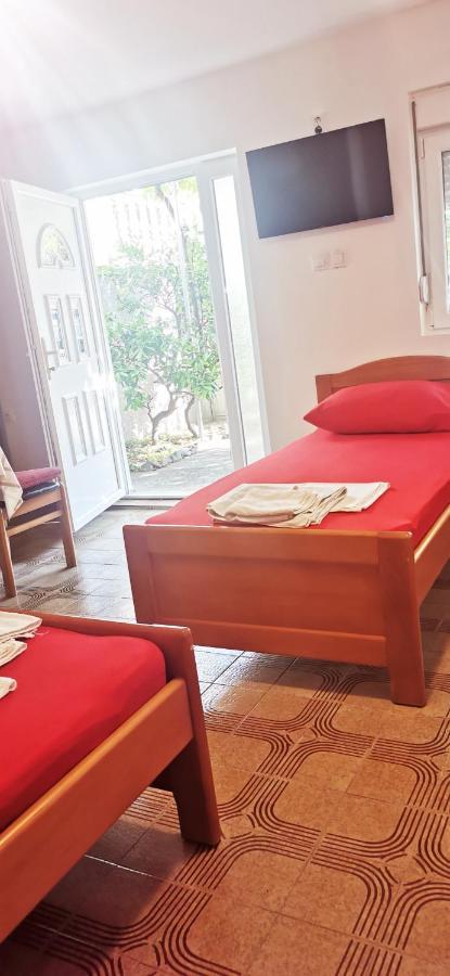 Sobe I Apartmani Marovic Petrovac ภายนอก รูปภาพ